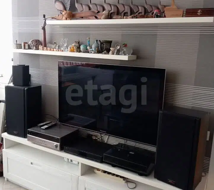 Продаётся 1-комнатная квартира, 43 м²