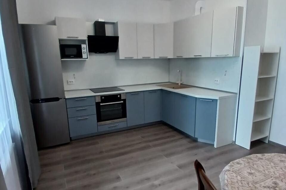 Сдаётся 2-комнатная квартира, 75 м²