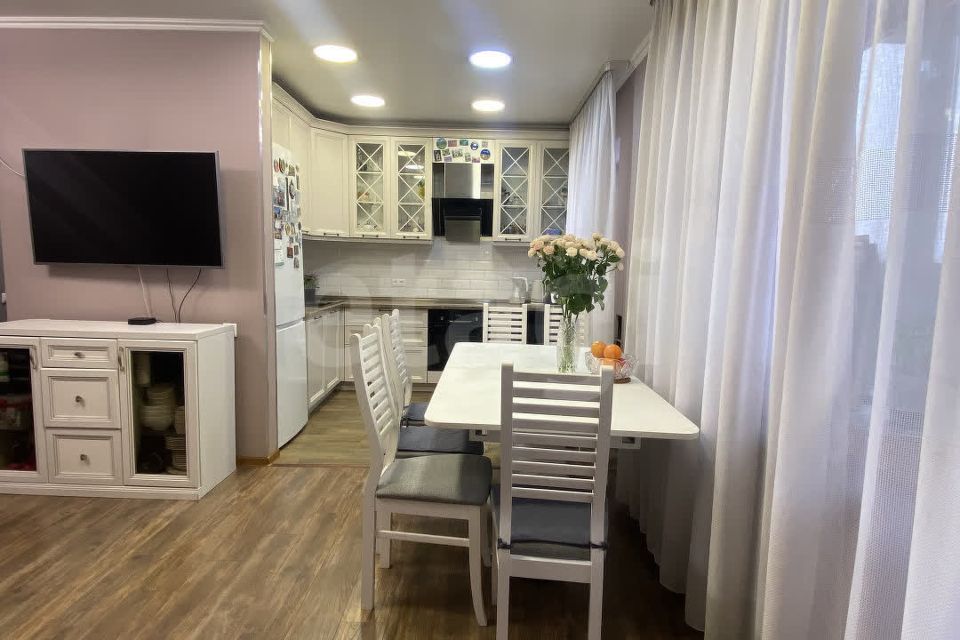 Продаётся 3-комнатная квартира, 63 м²