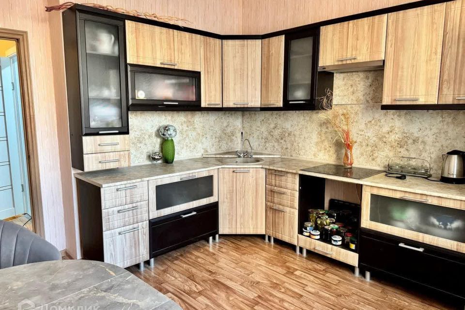 Продаётся 1-комнатная квартира, 43.3 м²