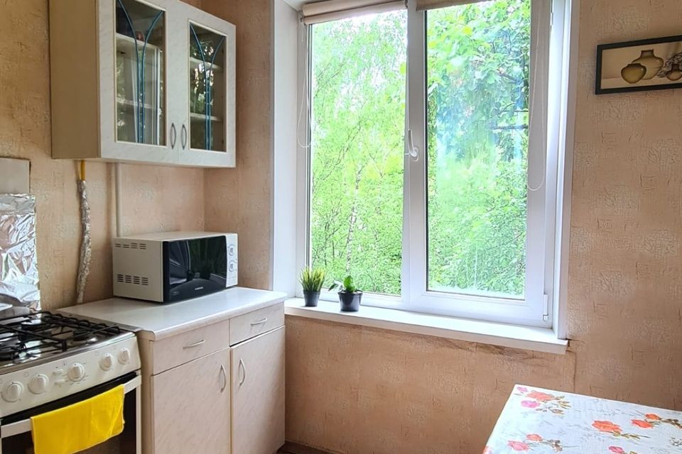 Продаётся 4-комнатная квартира, 62.9 м²
