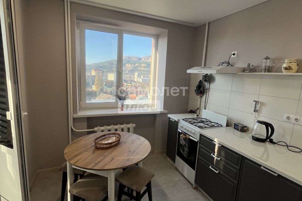Продаётся 1-комнатная квартира, 38 м²