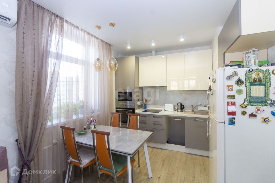 Продаётся 2-комнатная квартира, 61.9 м²