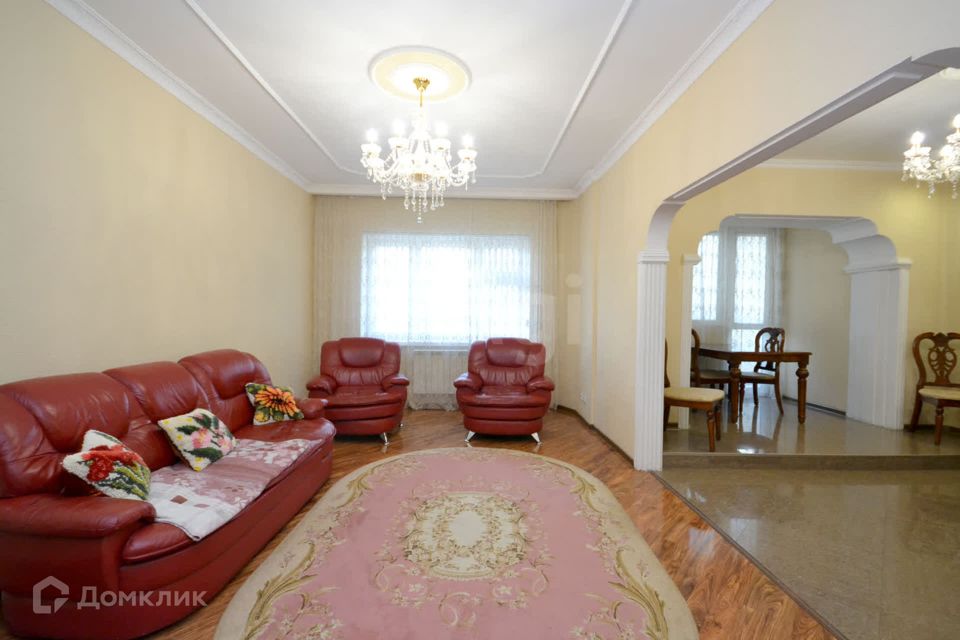 Продаётся 2-комнатная квартира, 68.7 м²