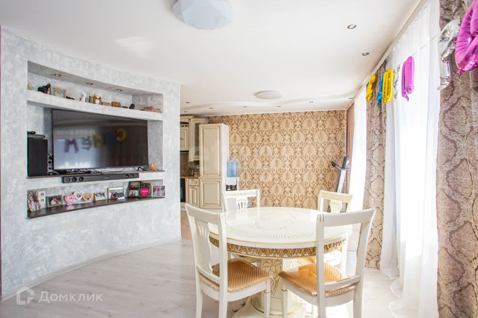 Продаётся 3-комнатная квартира, 82 м²