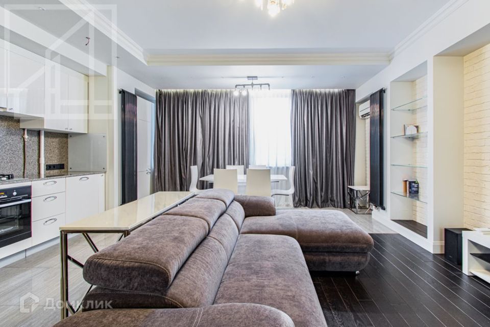 Сдаётся 2-комнатная квартира, 66 м²