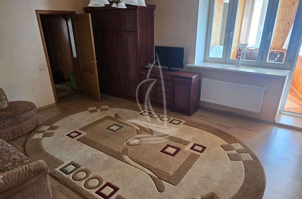 Сдаётся 1-комнатная квартира, 56 м²