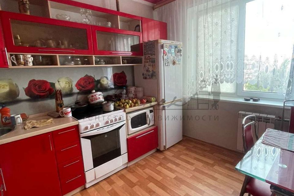 Продаётся 3-комнатная квартира, 62.3 м²