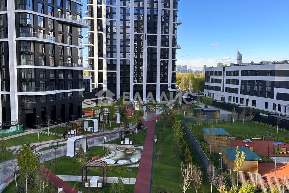 Продаётся 2-комнатная квартира, 100 м²