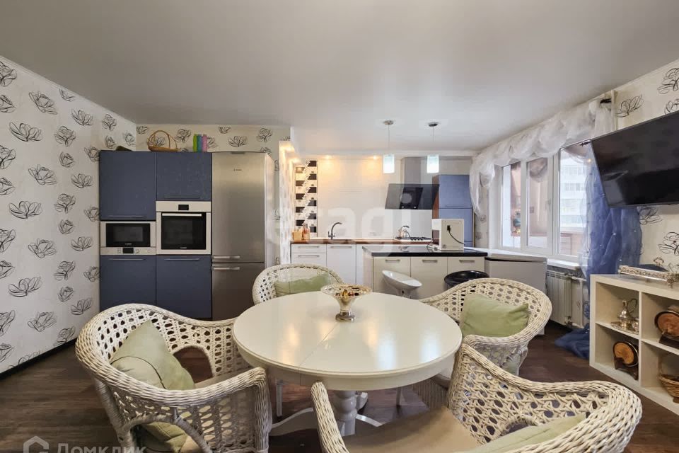 Сдаётся 4-комнатная квартира, 146.7 м²