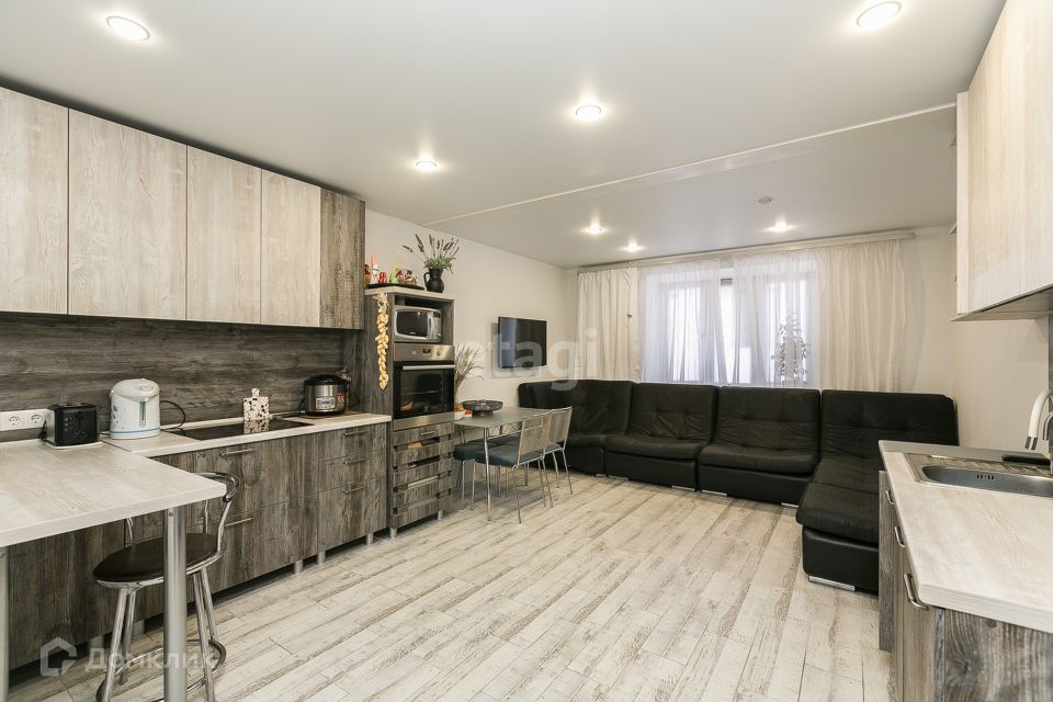Продаётся 3-комнатная квартира, 105.1 м²
