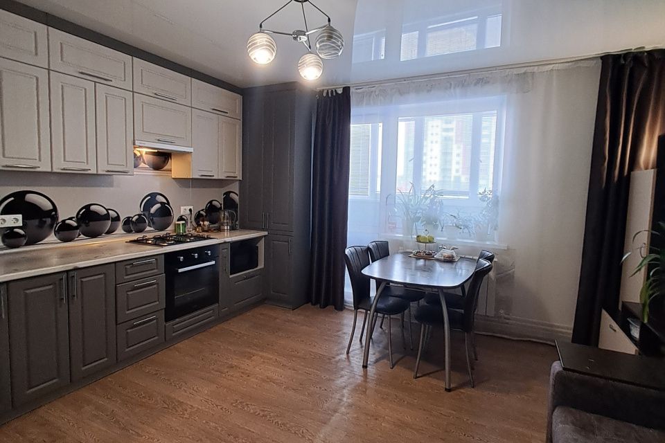 Продаётся 2-комнатная квартира, 65.4 м²