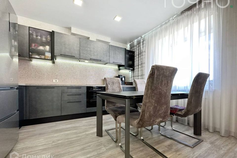 Продаётся 2-комнатная квартира, 65 м²