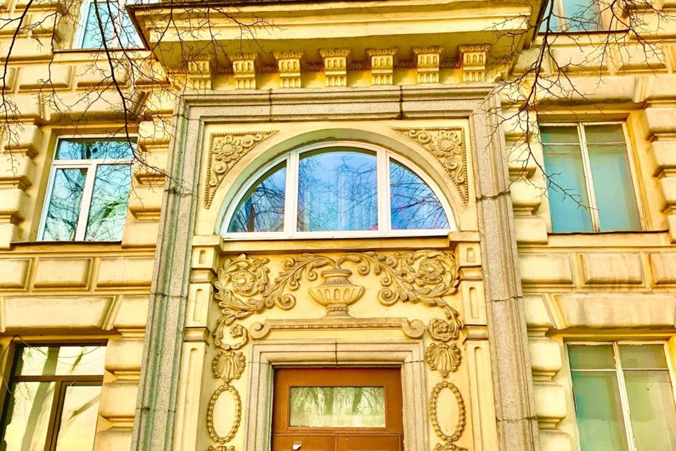 Продаётся 3 комнаты в 4-комн. квартире, 60.2 м²
