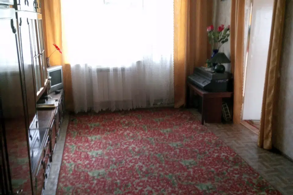 Продаётся 4-комнатная квартира, 62 м²