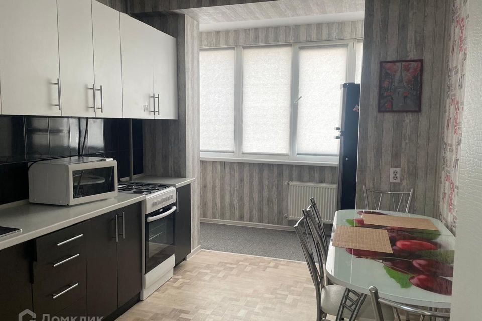 Сдаётся 2-комнатная квартира, 65 м²