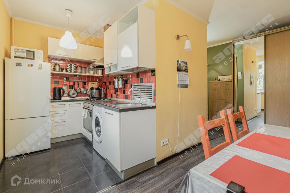 Продаётся 3-комнатная квартира, 62.3 м²
