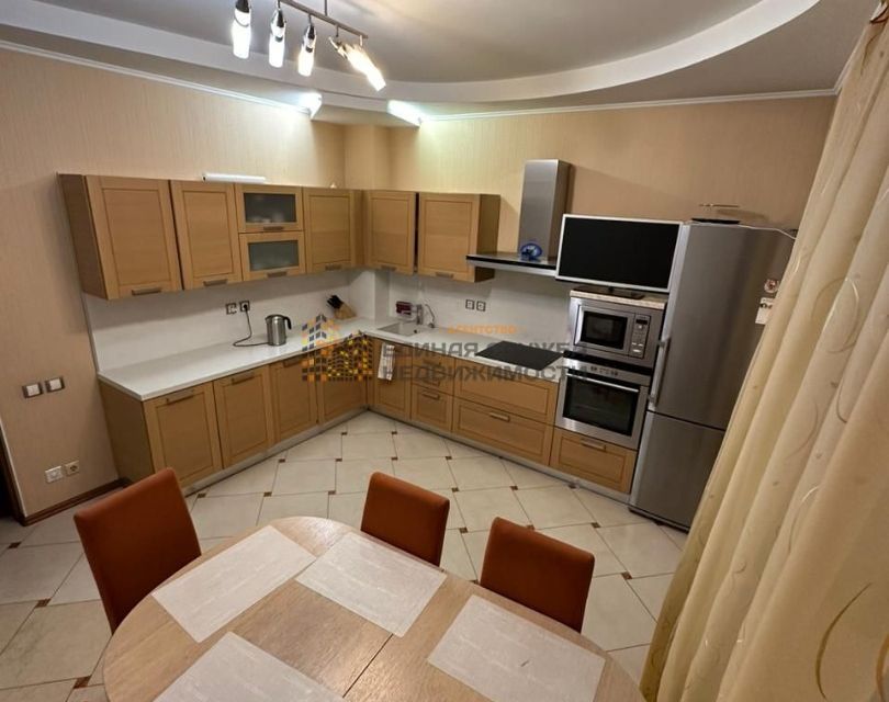 Сдаётся 4-комнатная квартира, 116 м²