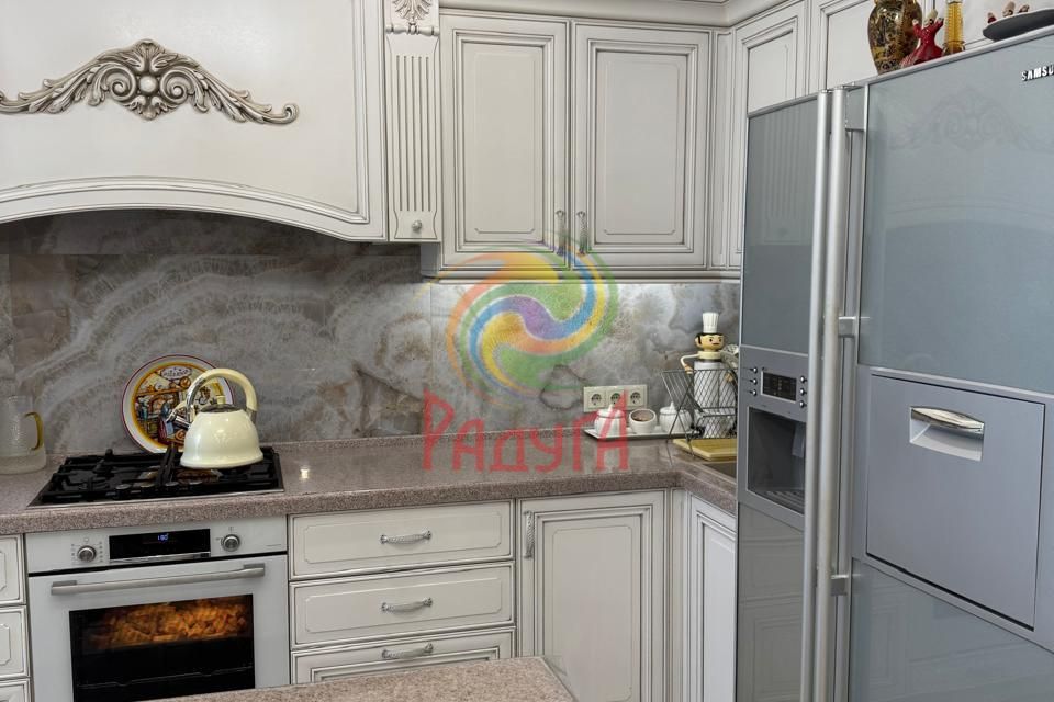 Продаётся 3-комнатная квартира, 113.8 м²