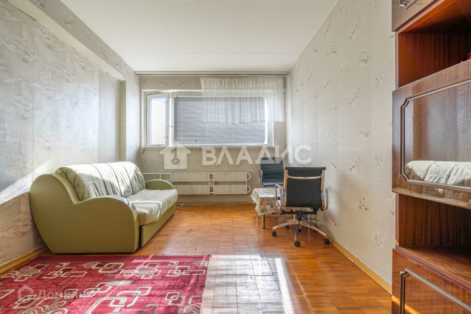 Продаётся 2 комнаты в 3-комн. квартире, 13.9 м²