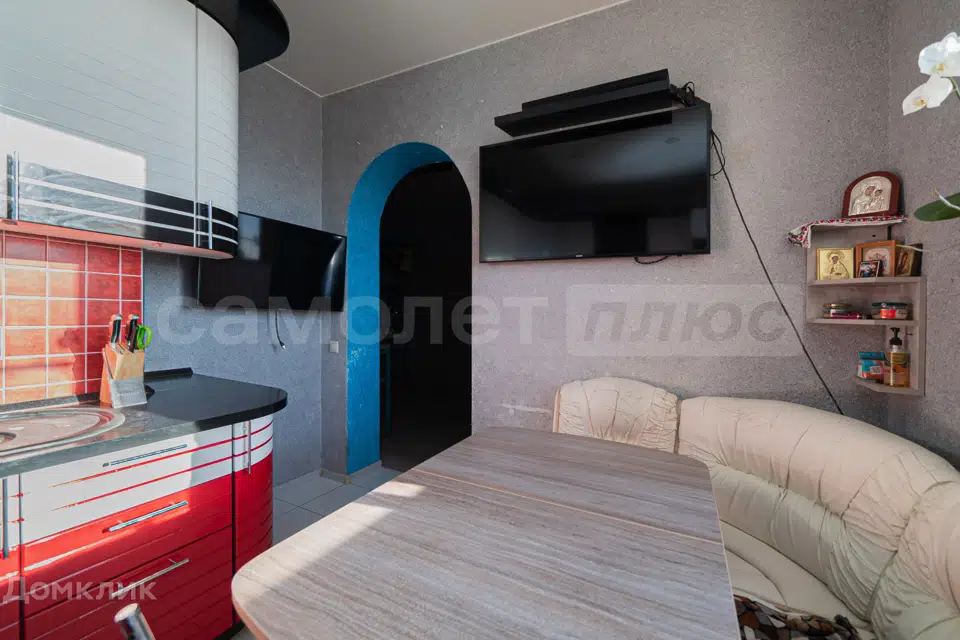 Продаётся 3-комнатная квартира, 63.8 м²