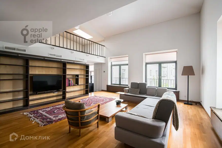 Продаётся 5-комнатная квартира, 227 м²
