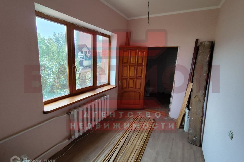 Продаётся 3-этажный дом, 360 м²