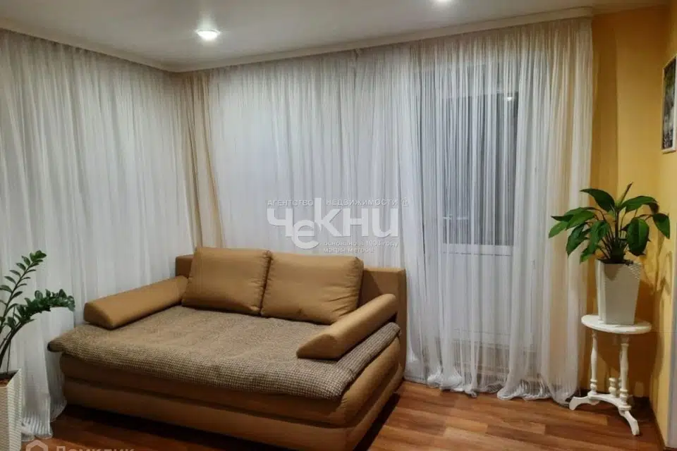 Продаётся 1-комнатная квартира, 42.8 м²