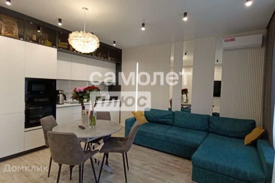 Продаётся 2-комнатная квартира, 72.8 м²