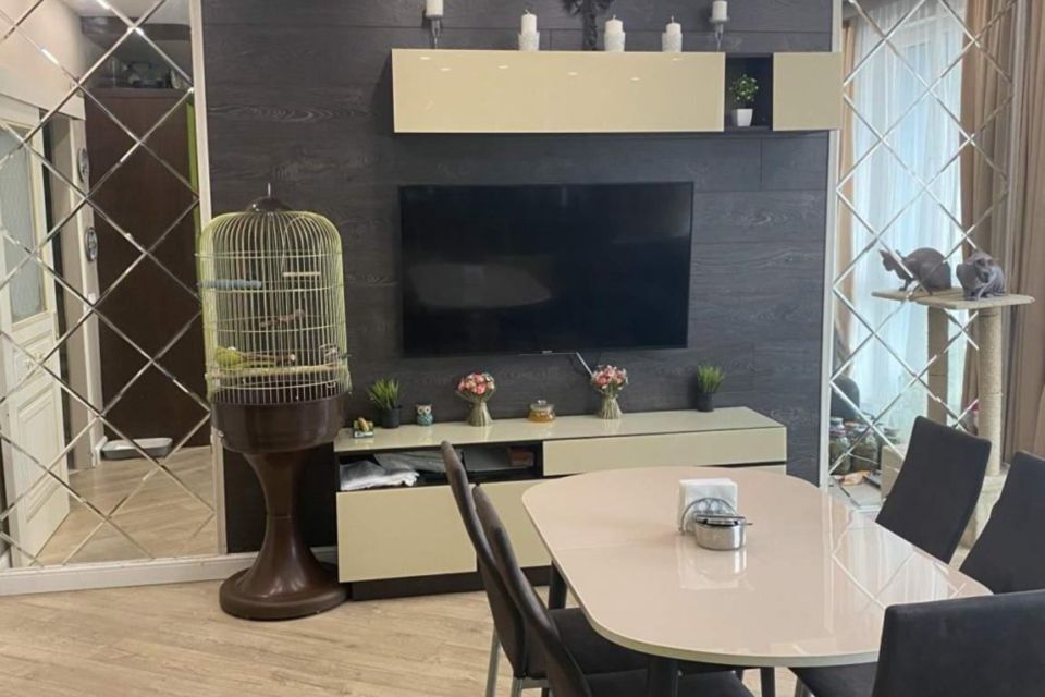 Продаётся 3-комнатная квартира, 82 м²