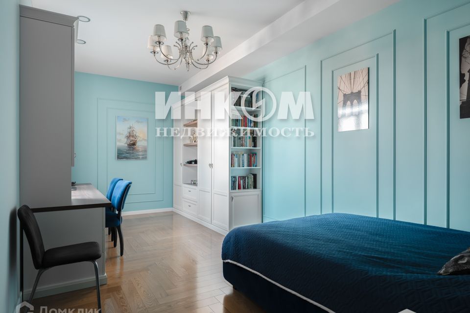 Продаётся 6-комнатная квартира, 220 м²