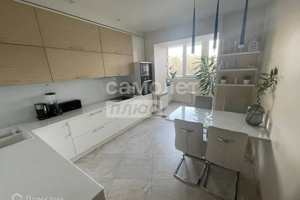 Продаётся 3-комнатная квартира, 93.7 м²