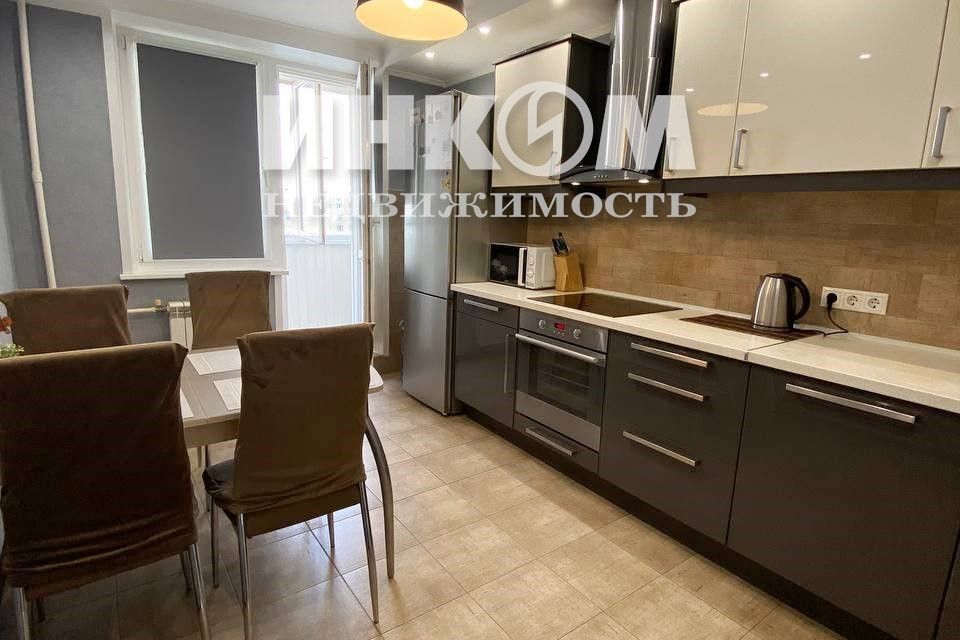 Сдаётся 2-комнатная квартира, 61 м²