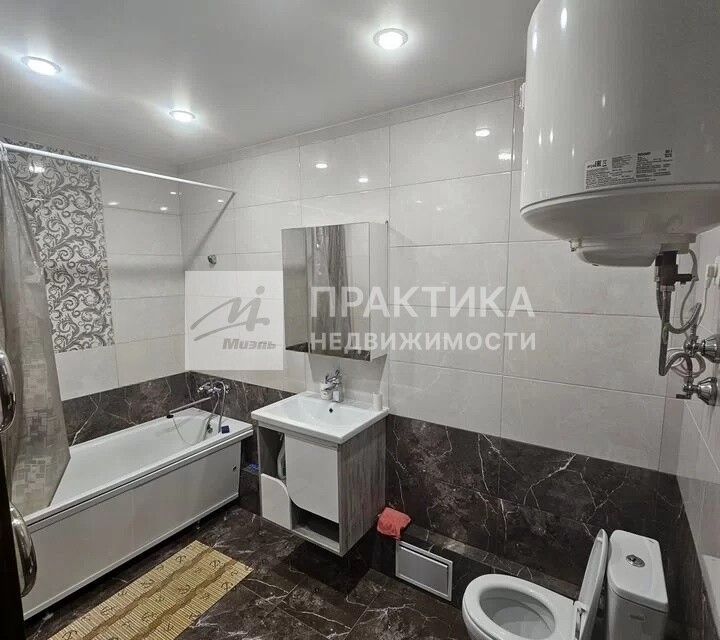 Сдаётся 2-комнатная квартира, 61.7 м²