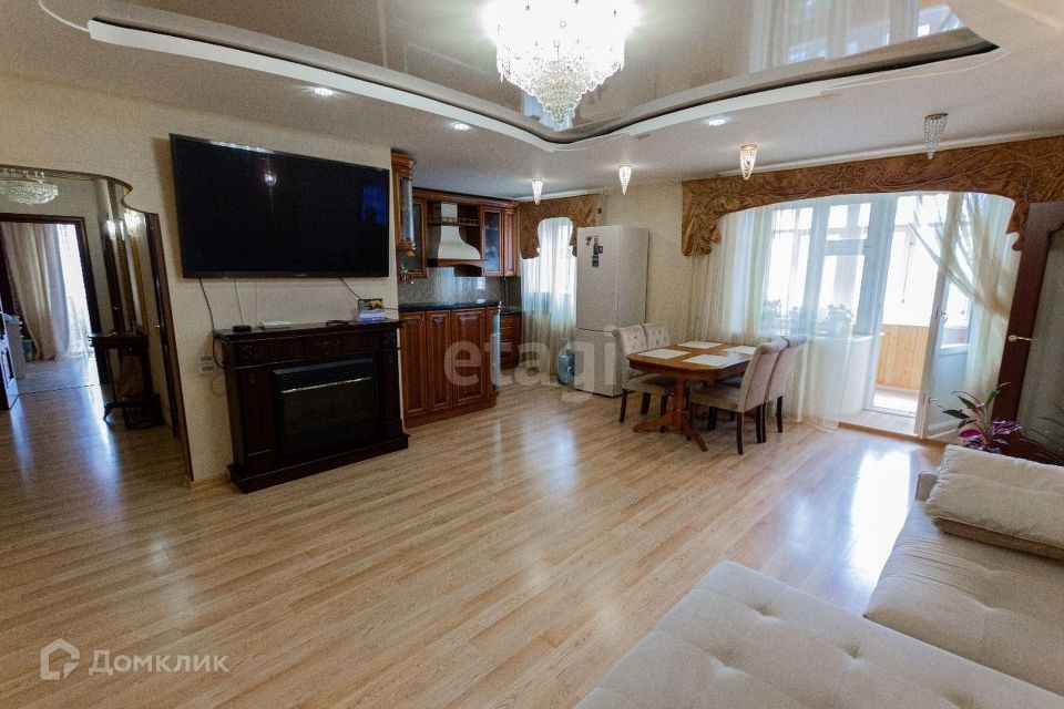 Продаётся 3-комнатная квартира, 100.9 м²
