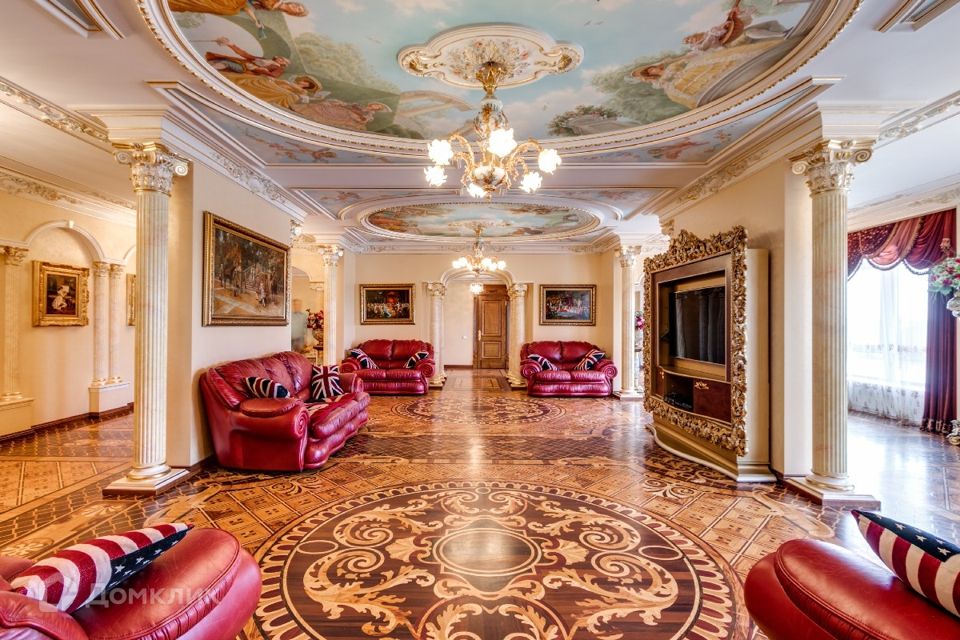 Продаётся 8-комнатная квартира, 560 м²