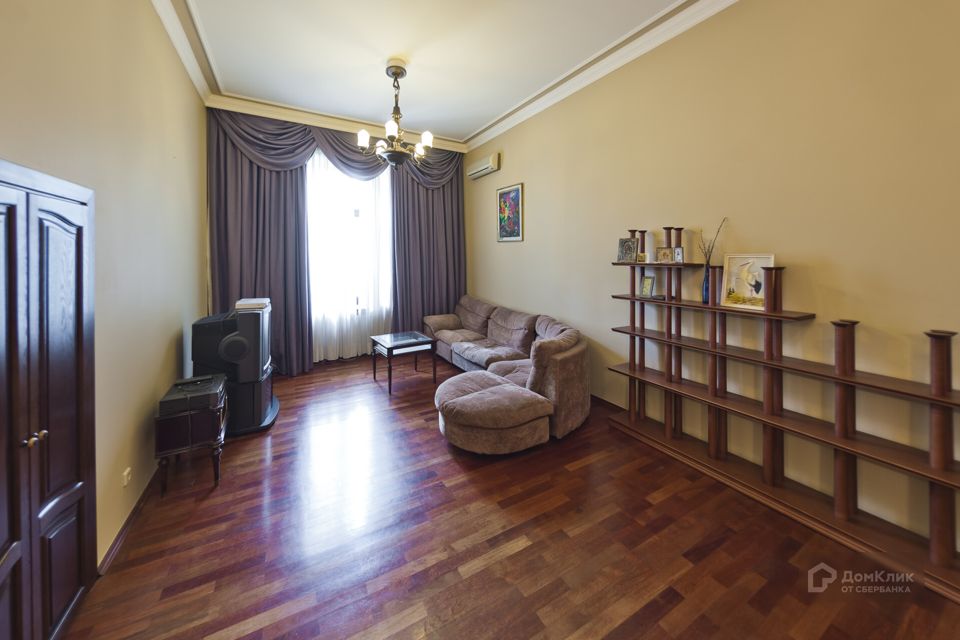 Продаётся 3-комнатная квартира, 110 м²