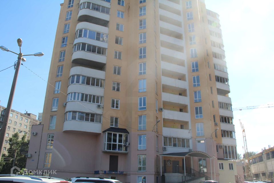 Продаётся 3-комнатная квартира, 101 м²