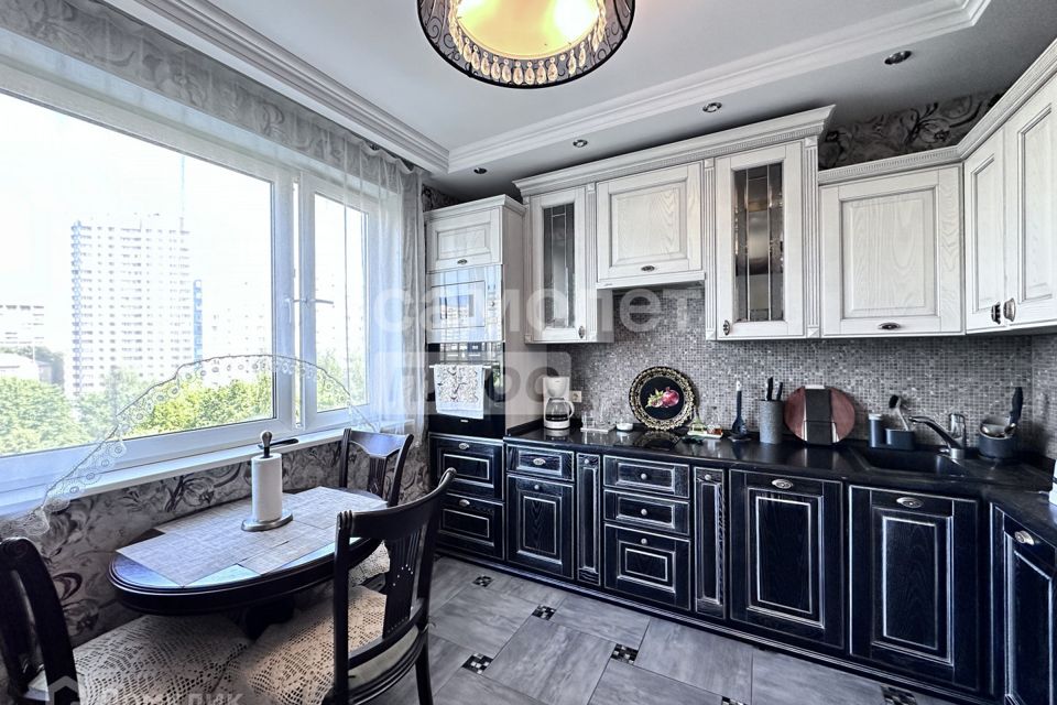 Продаётся 2-комнатная квартира, 55.8 м²