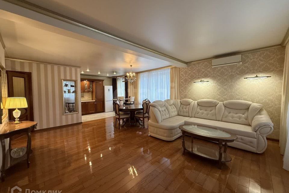 Продаётся 1-комнатная квартира, 81.3 м²