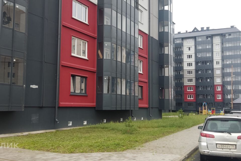 Продаётся 1-комнатная квартира, 41.3 м²