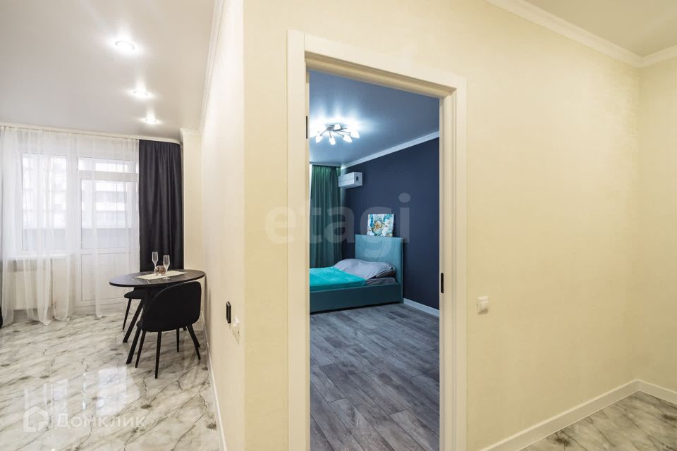 Продаётся 1-комнатная квартира, 43 м²