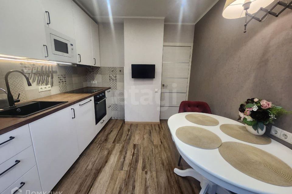 Продаётся 2-комнатная квартира, 53.6 м²