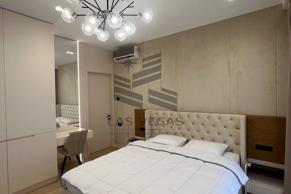 Сдаётся 3-комнатная квартира, 140 м²