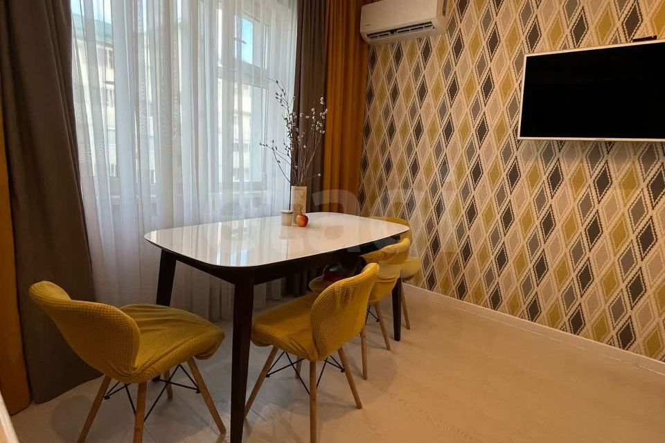 Продаётся 2-комнатная квартира, 65.3 м²