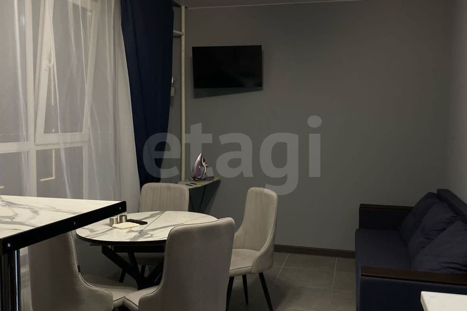 Продаётся 1-комнатная квартира, 42.2 м²