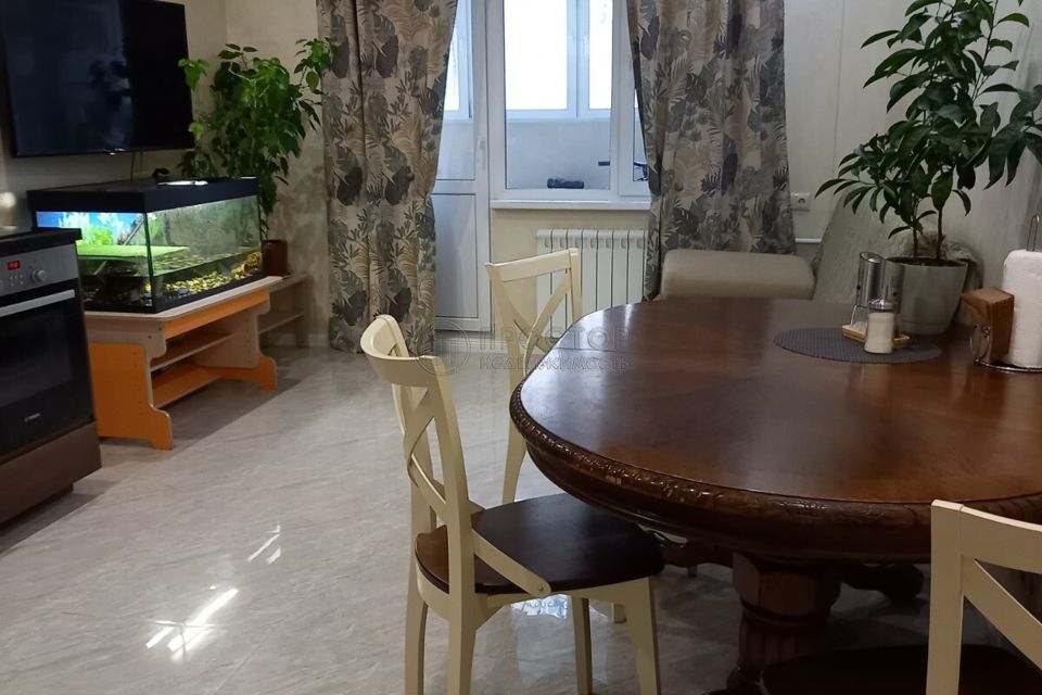 Продаётся 2-комнатная квартира, 80.2 м²