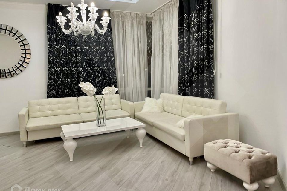 Сдаётся 3-комнатная квартира, 168 м²