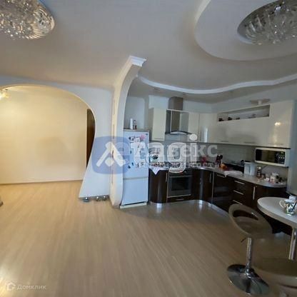 Продаётся 2-комнатная квартира, 69.6 м²