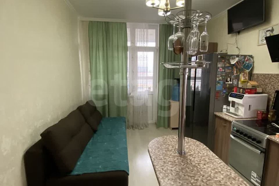 Продаётся 1-комнатная квартира, 43 м²